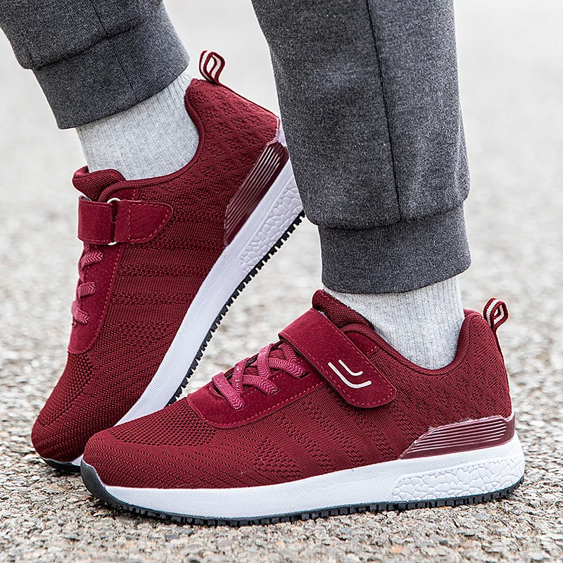 

High Quality Lightweight Breathable Running Shoes Women Flying Weave Casual Mother Sneakers Ladies Non-slip Fitness Jogging Shoe