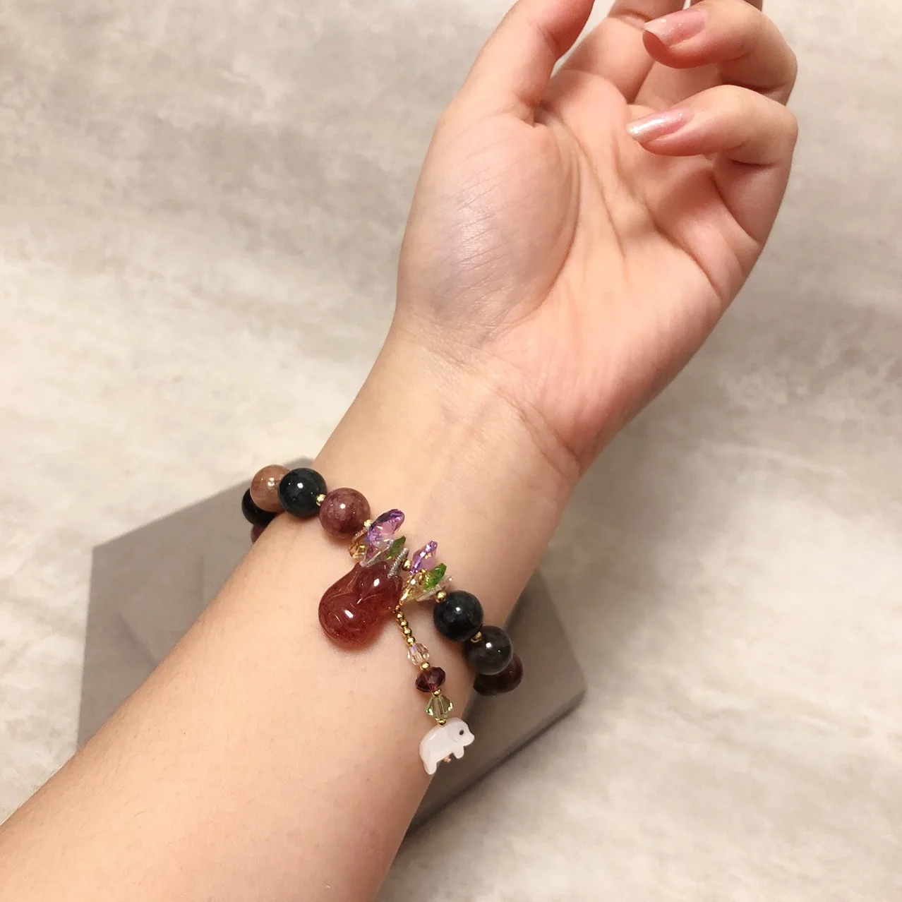 

Original design small number of blue bracelet female shell elephant seal strawberry crystal fox pendant Austrian bracelet
