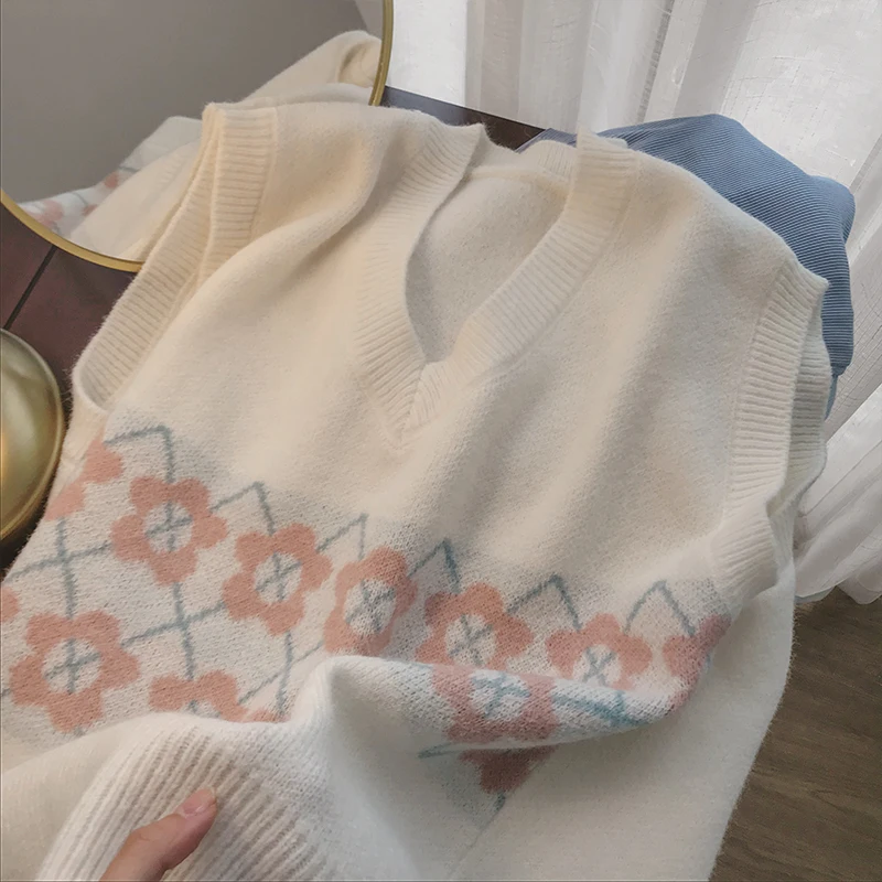 

Женский трикотажный жилет в стиле ретро, Свободный жилет без рукавов с V-образным вырезом, уличная одежда в стиле преппи, Осень-зима 2021