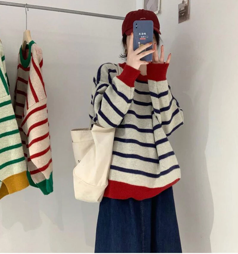 

Женский трикотажный пуловер в полоску, с круглым вырезом