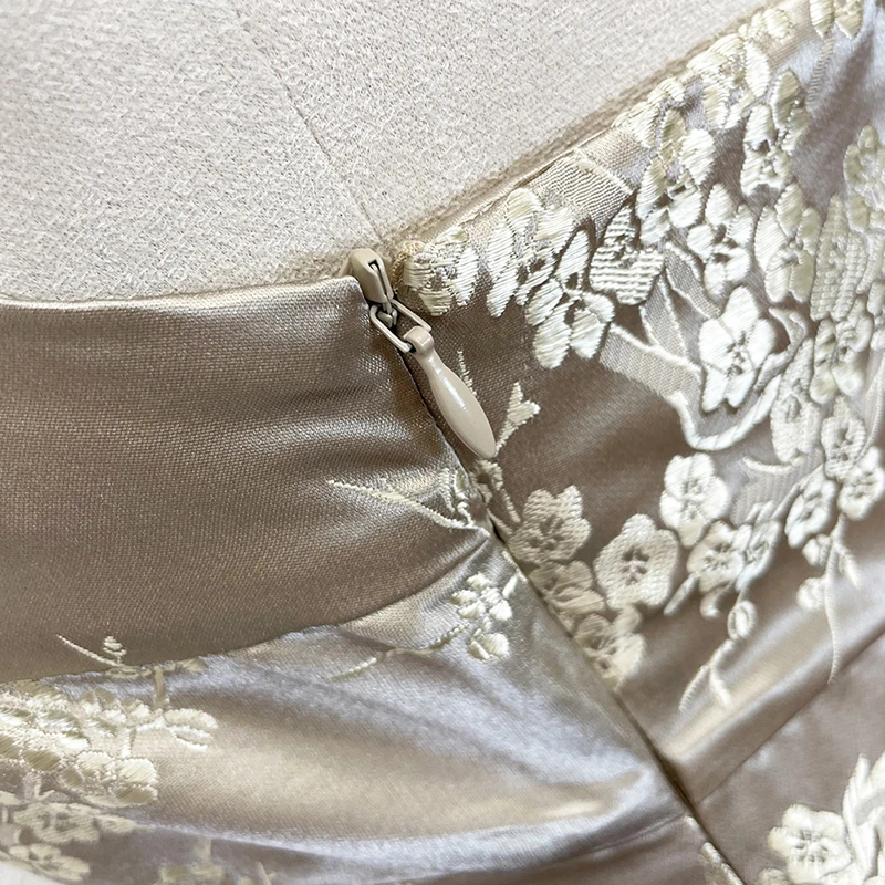 

Summer silk jacquard suspender dress