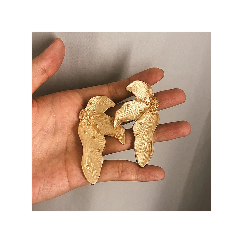 Женские серьги гвоздики в стиле ретро вечерние сережки готическом с