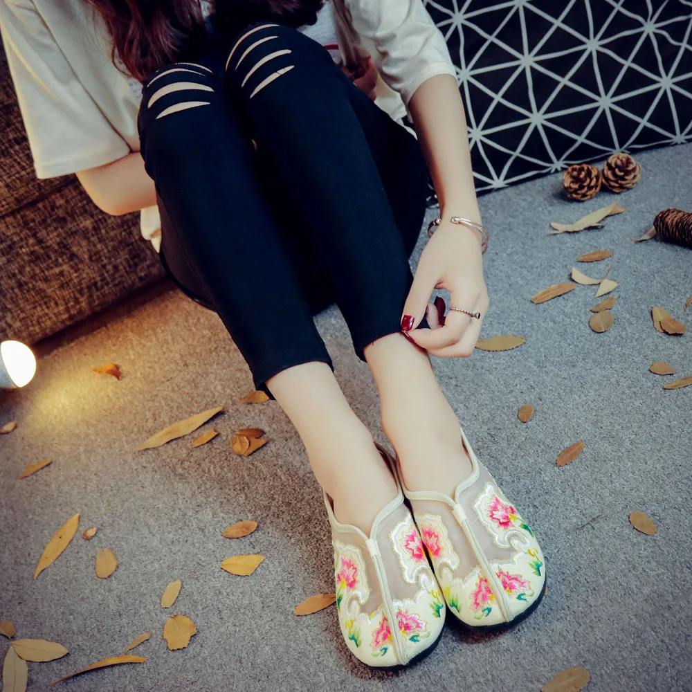 

Балетки женские с цветочной вышивкой, летняя газовая обувь на плоской подошве, мягкие парусиновые туфли для вождения, повседневные