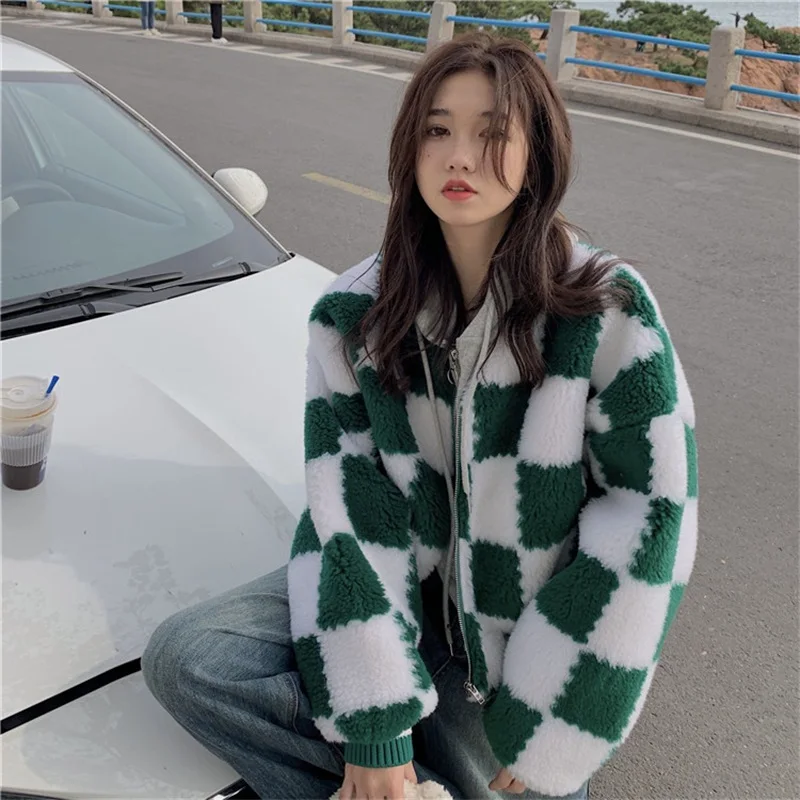 

Корейская зимняя новая стильная куртка в стиле Харадзюку сохраняющая тепло утепленная куртка винтажная Шахматная плюшевая короткая хлопк...