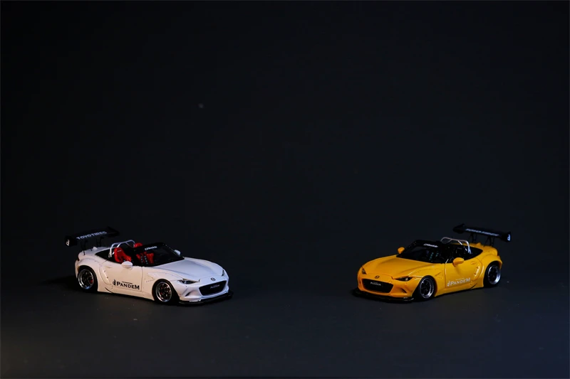 Модель автомобиля с литым давлением в уличном оружии 1:64 Mazda MX-5 Roadster Pandem Rocket Bunny |