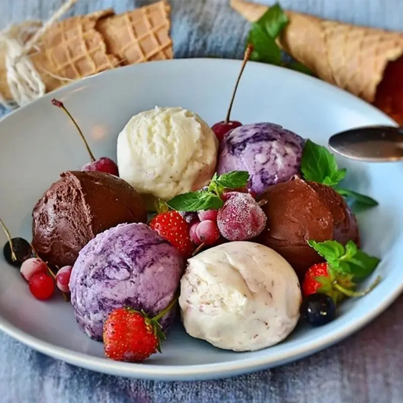 

Home Ice Cream Scoop with Non-slip Rubber Ergonomic Handle Stainless Steel Spoon