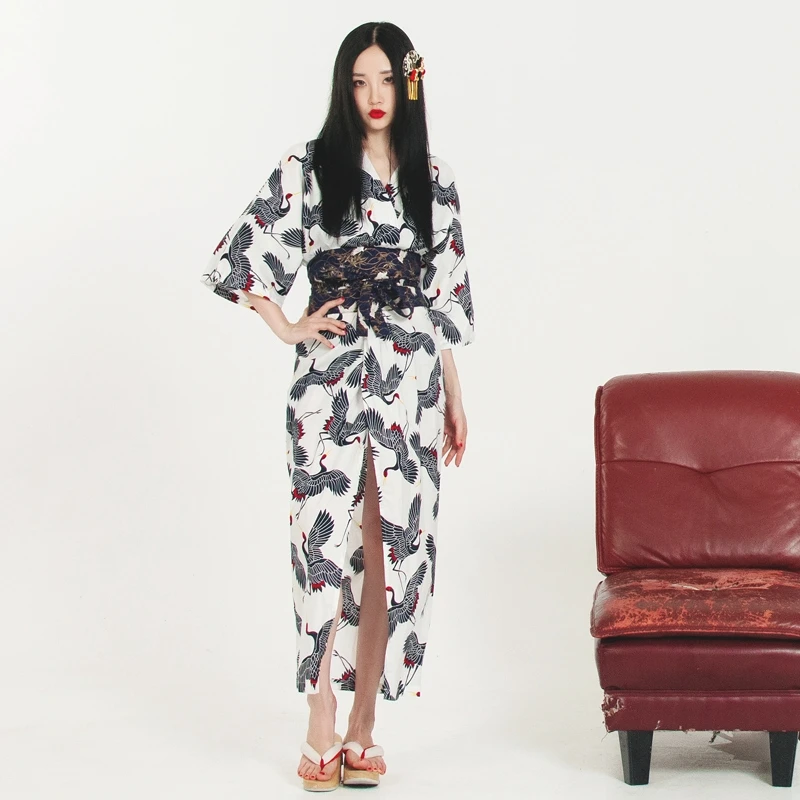 Женское кимоно в японском стиле юката черного цвета новое ощущение одежды костюм