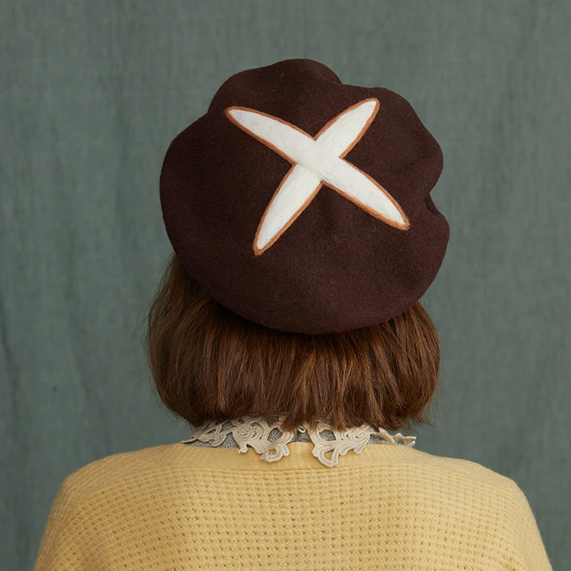 Милая шерстяная вязаная женская шапка ручной работы в стиле колледжа |