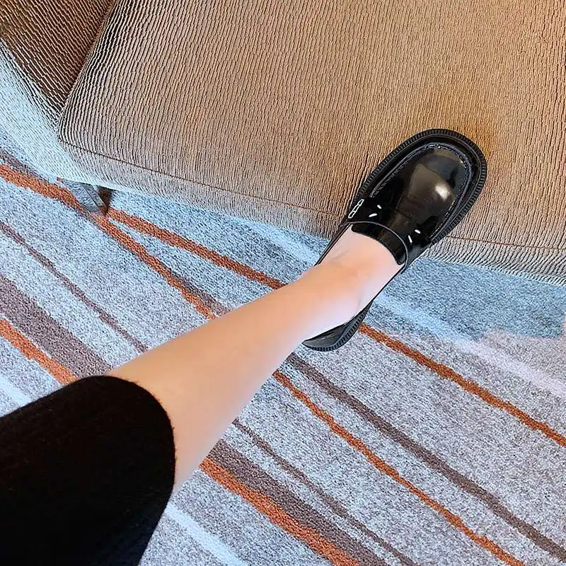 

Krazing pot 2021 spring new arrival split leather round toe med heel British style young lady streetwear basic women pumps L92