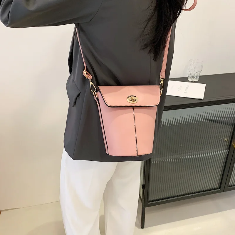 

High Quality Simple Casual Lock Ladies Shoulder Bag 2021summer New Style Korean Fashion Trendy One Shoulder Messenger Bucket Bag