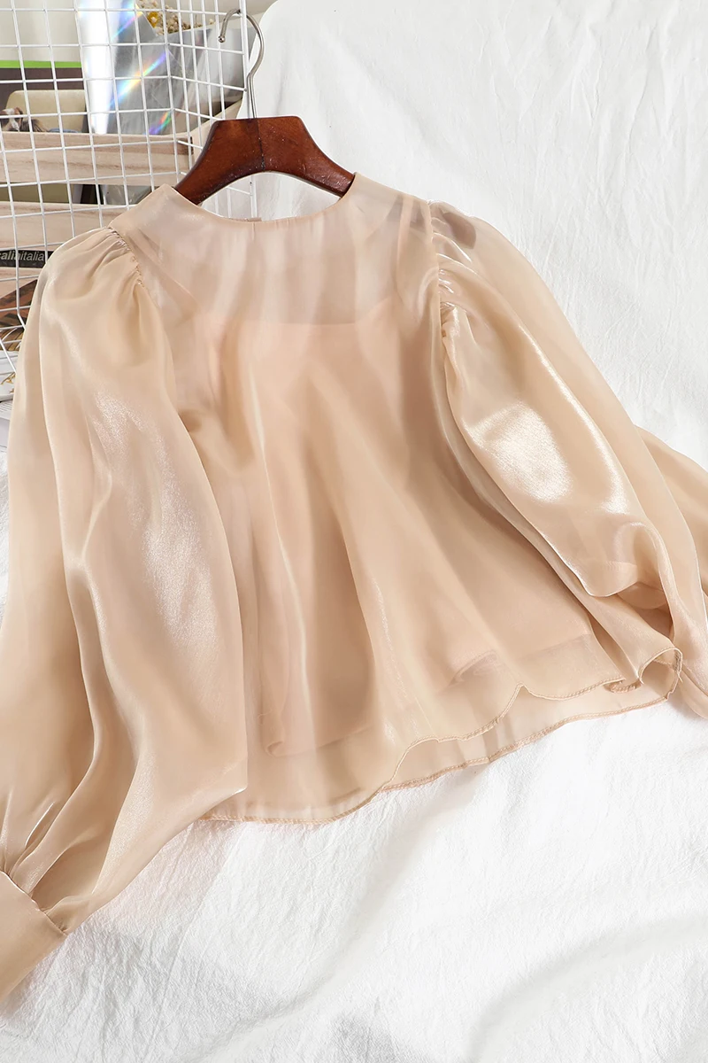

Light luxury ladies autumn and winter models 2021 new bottoming small sling organza lantern sleeve loose shirt top