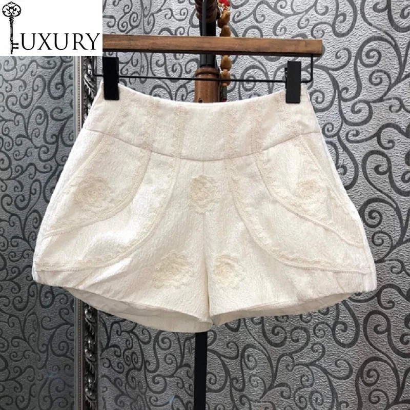 High 2020 Autumn Fashion Quality Women Appliques Lace Embroidery Deco Apricot Black Ladies Casual Basic Shorts