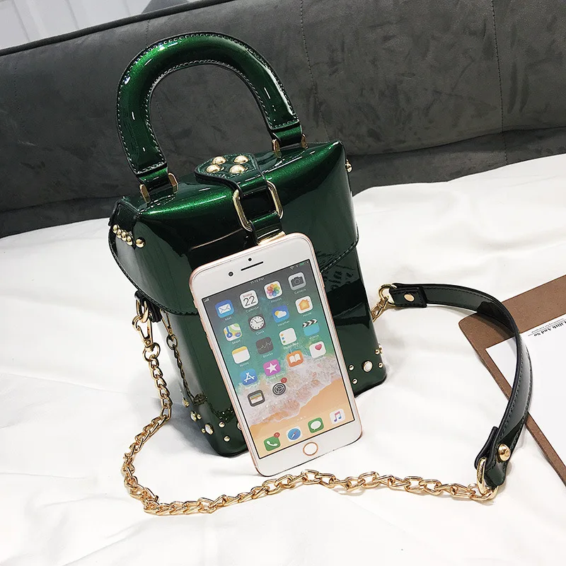 Индивидуальные Женские сумки мессенджеры через плечо с заклепками для женщин