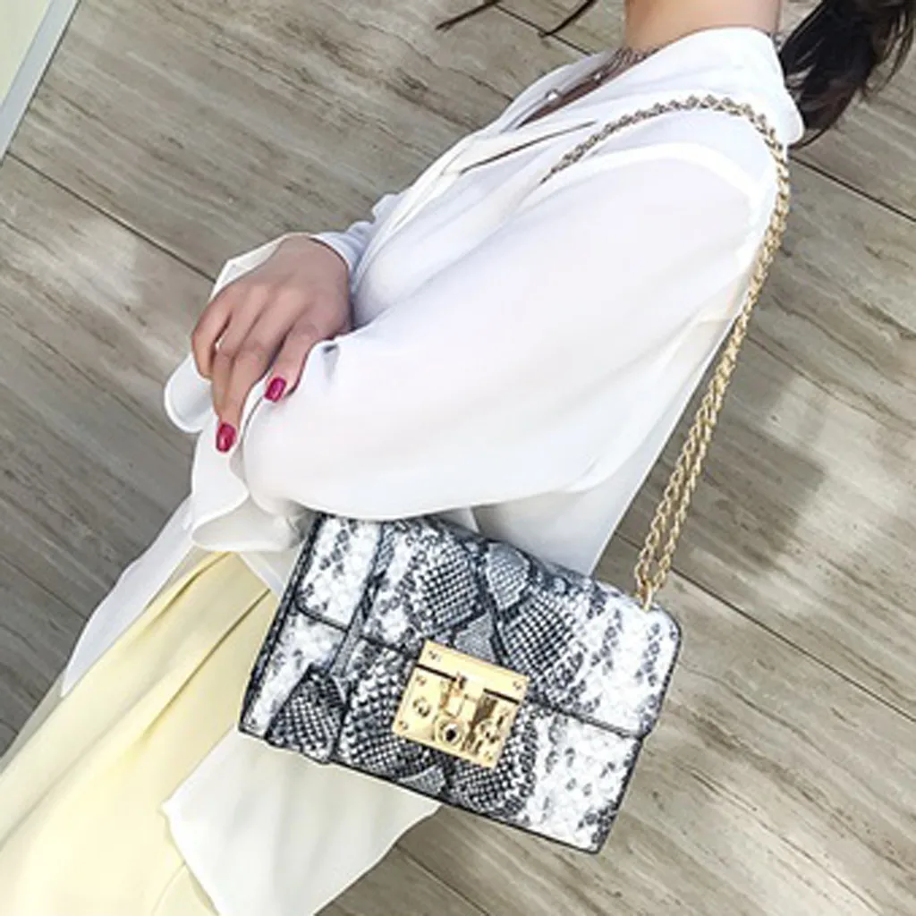 Женская сумка со змеиным принтом на плечо винтажная через с ручкой и цепочкой