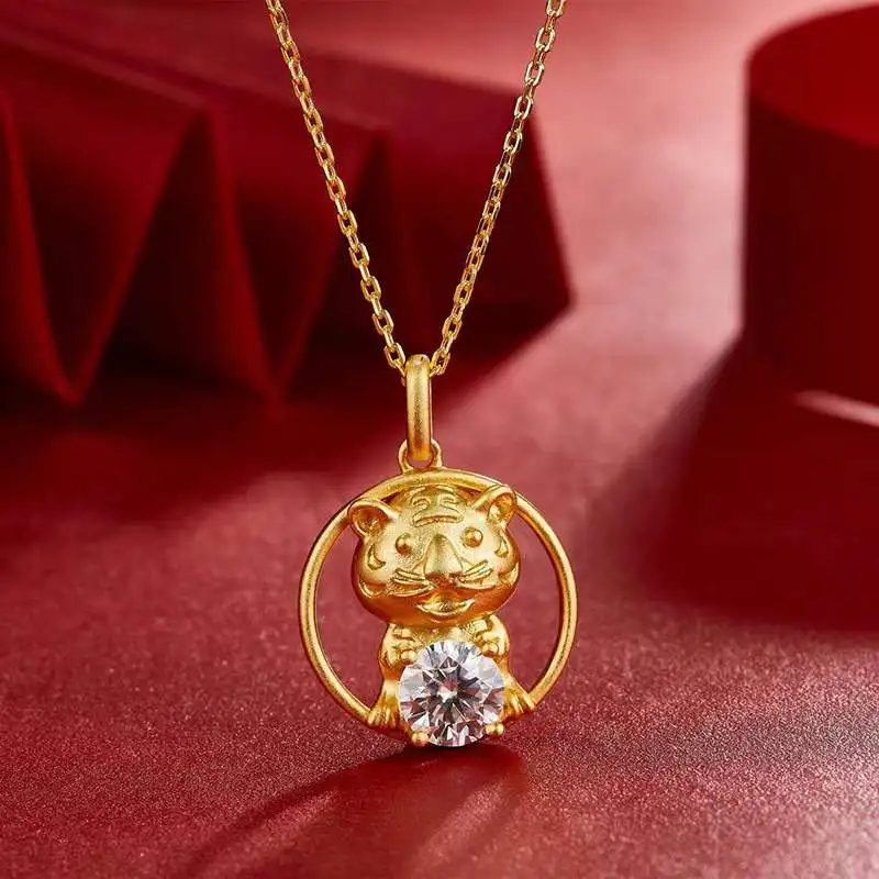 Trendy 2022 1 Carat D Color Round Moissanite Tiger Pendant Necklace Women Jewelry Gold Plated 925 Silver Animal Necklace Gift