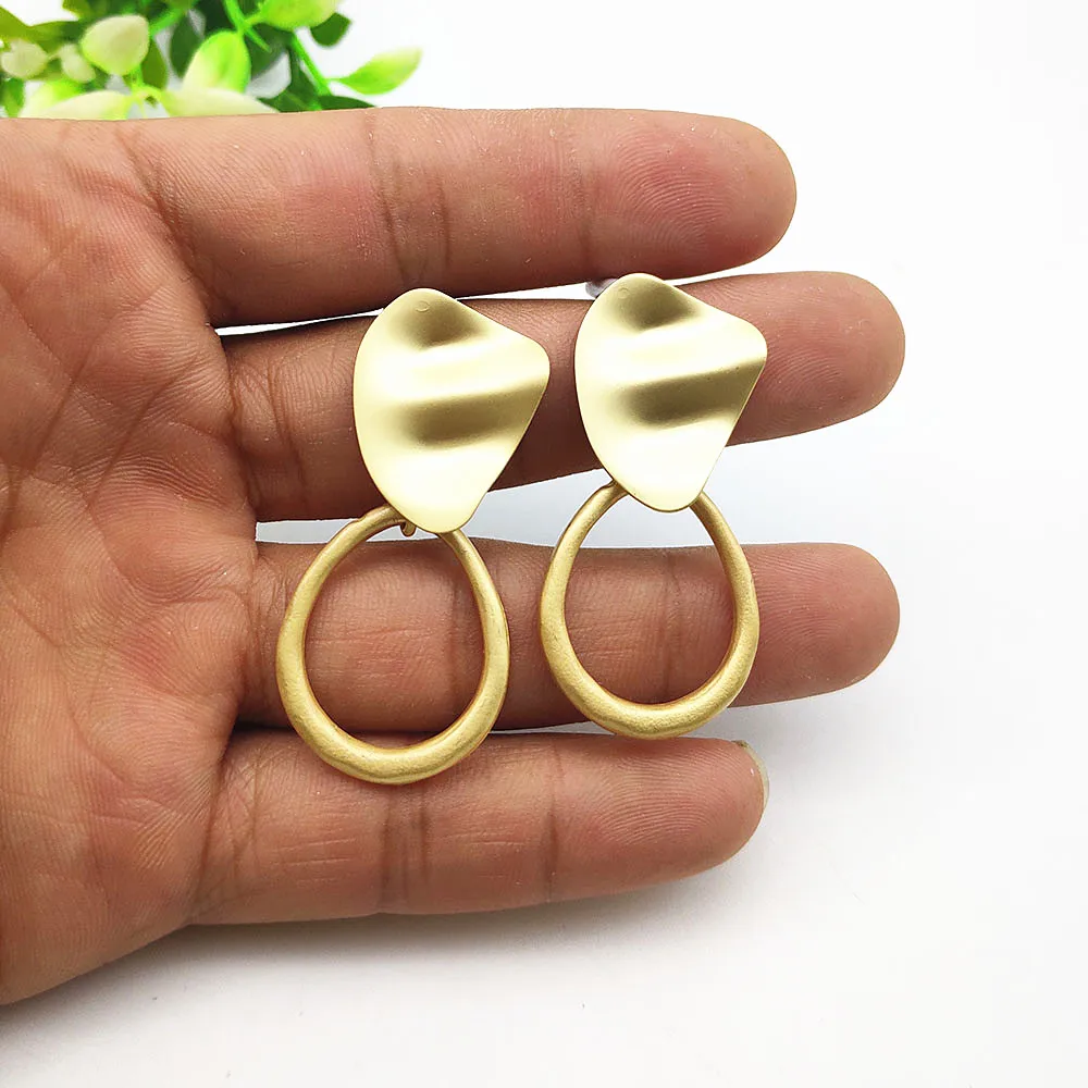 Минималистский с камнями в форме капли воды серьги матовый золотой неровный