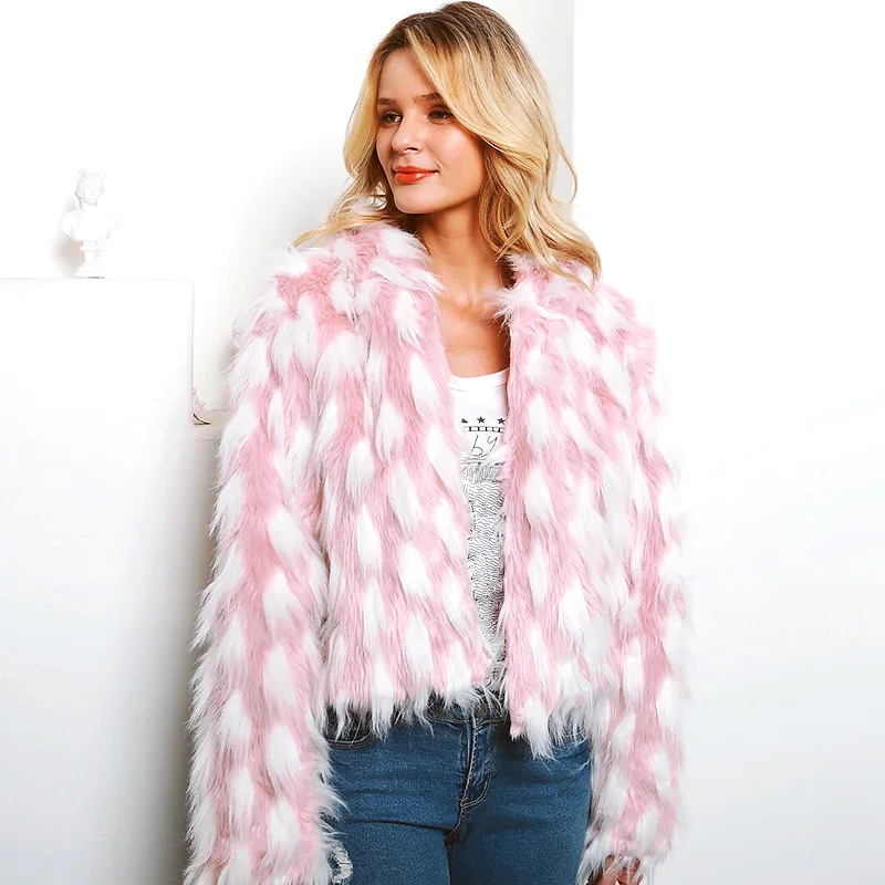 Куртка женская из искусственного меха модная Праздничная пушистая теплая