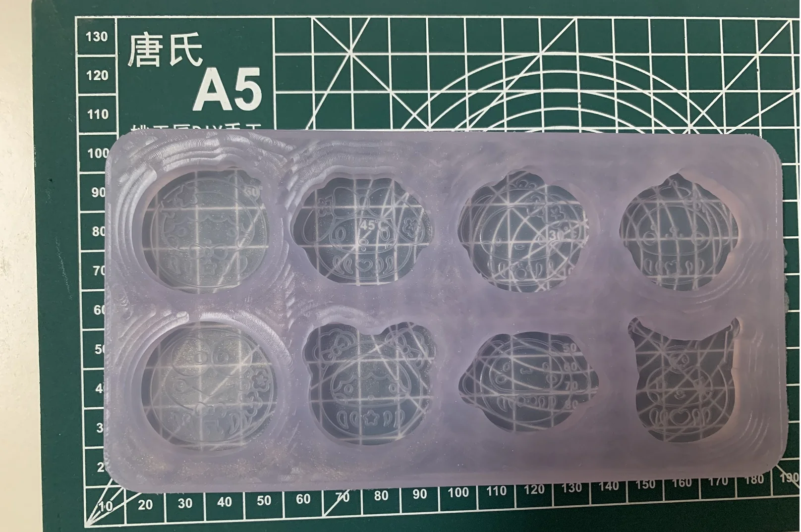 

wsy-215 3D cute animal shape quicksand shaker bit mold keychain silicone mold handmade mold