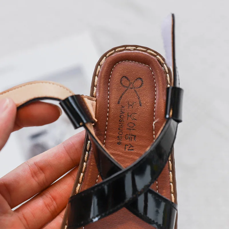 Обувь для девочек из искусственной кожи Летние сандалии маленьких Нескользящая