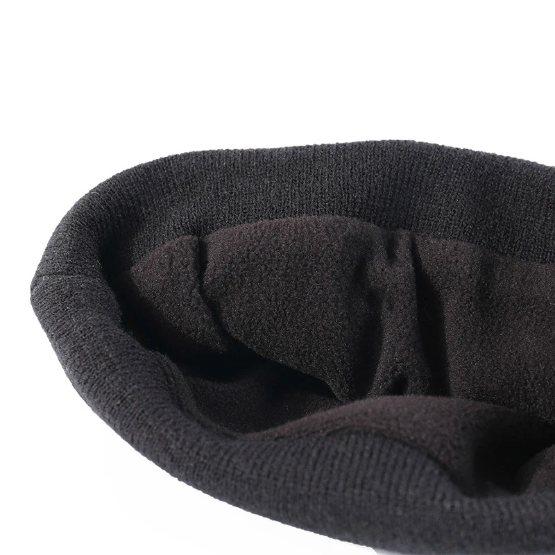 Зимняя шапка bean шерстяная с вышивкой теплая бархатная унисекс вязаная резьбой