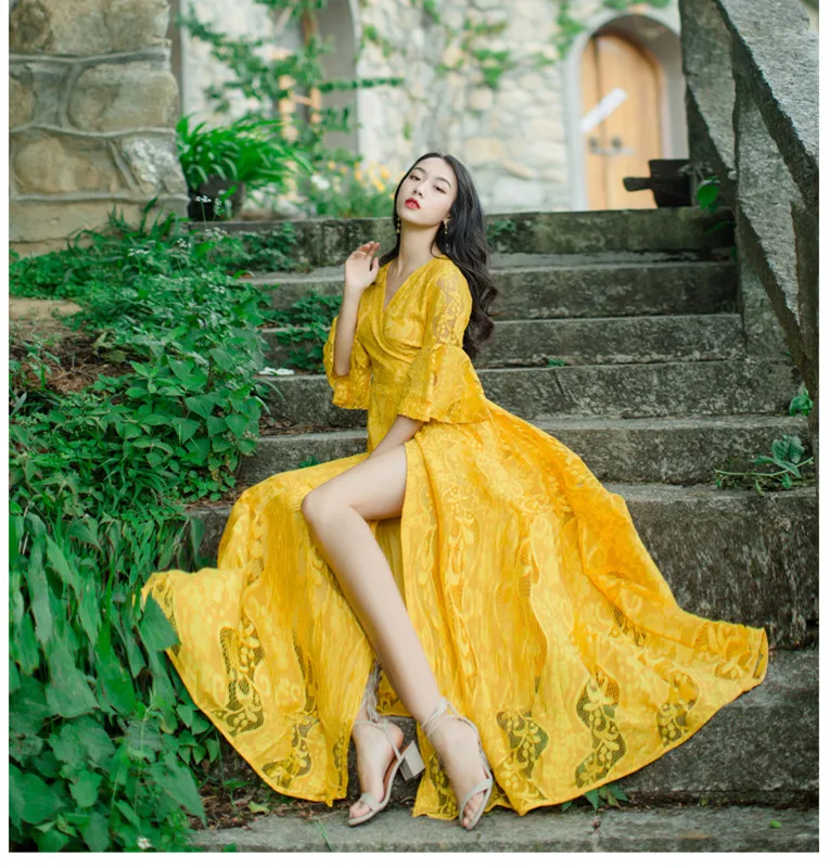 Женское модное платье с расклешенными рукавами кружевное v-образным вырезом и