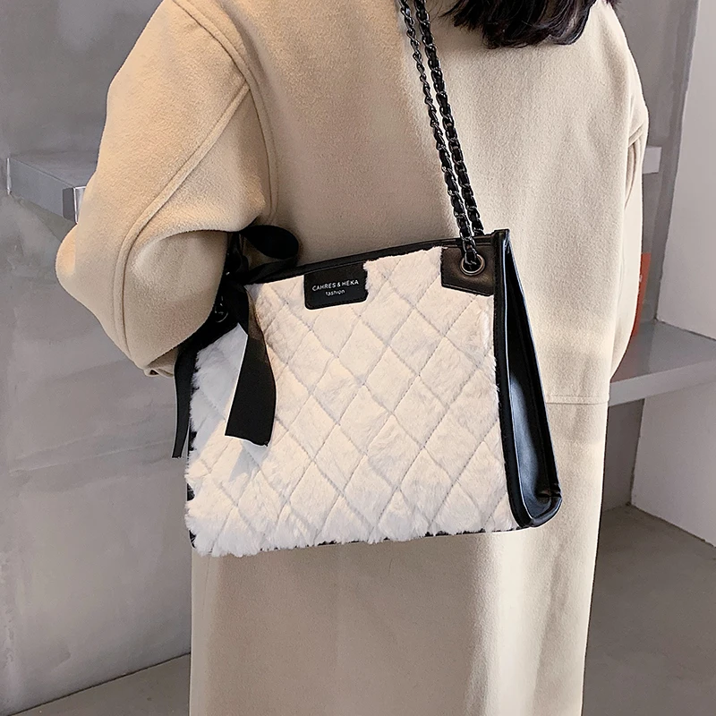 

Fluffy Bag Large Women Handbags Shoulder Big Luxury Designer Plush Evening Purses Ladies Chain Diamond Lattice Ribbon Totes 2021
