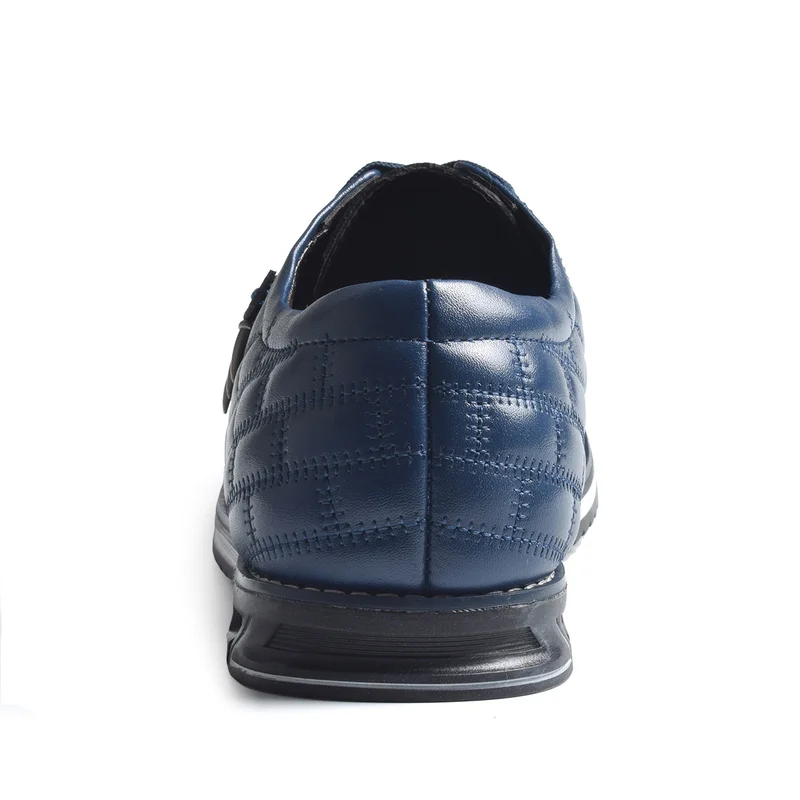 Мужские повседневные кожаные кроссовки темно-синие удобные на плоской подошве