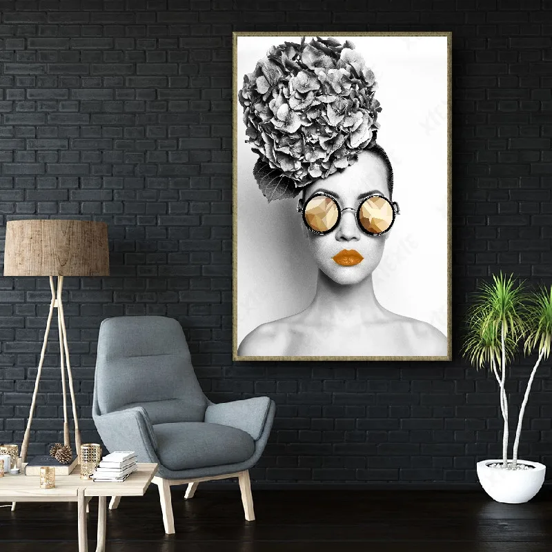 

Wall Art Individual Women with Golden Mouse Sunglasses Hat Abstract Canvas Painting for Living Room Bedroom Corridor Decoration