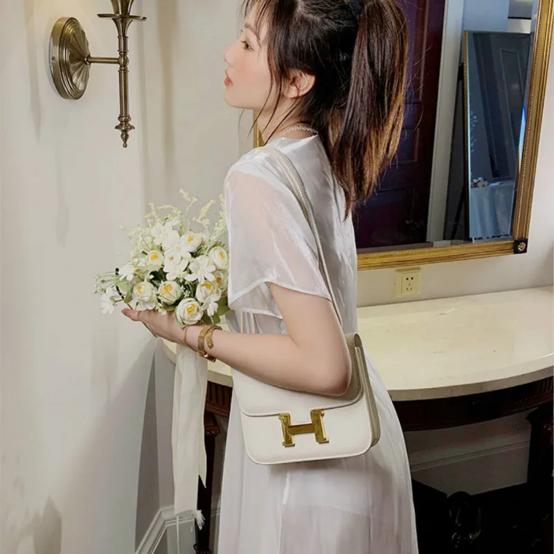 Женское платье с v-образным вырезом элегантное однотонное яркое шелковое для