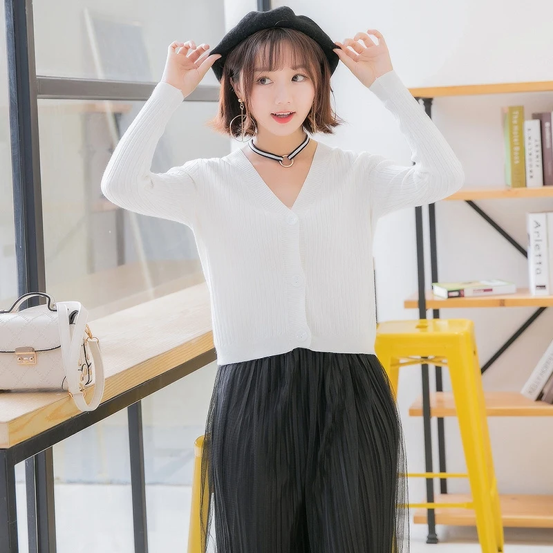 Retro Casual Wild Sweet Elegant Autumn New Hong Kong Style V-neck Solid Color Short Button Knit Cardigan Sweater |