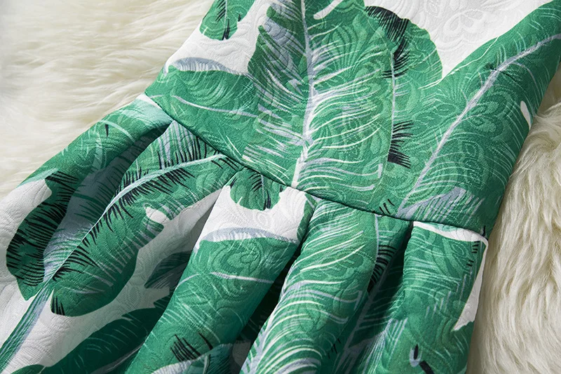 Детское платье без рукавов с круглым вырезом и принтом в виде банановых листьев |