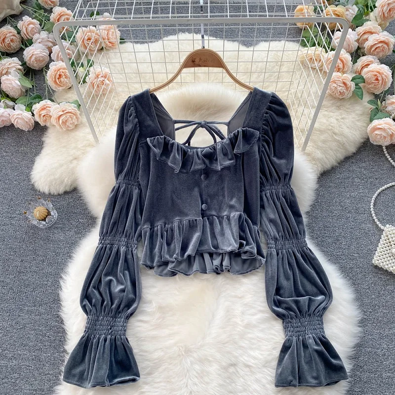 

2021 Autumn Winter New Temperament Retro Blouse Women's Square Collar Lantern Sleeve Blusa Short Velvet Shirt DF865