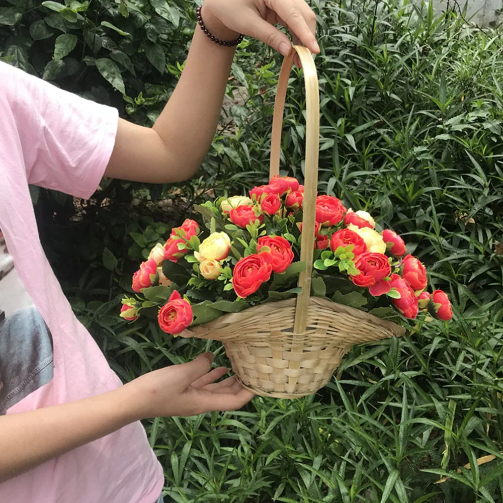 Плетеная корзина для подружки невесты с цветочным узором конфетти конфеты