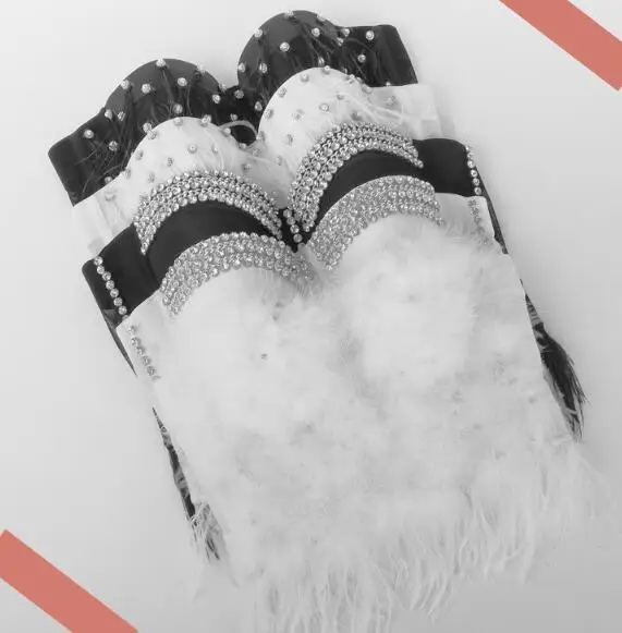 

Cultiseed Women Sexy Strapless Diamond Feather Tassel Chest Tank Tops Female New Fashion Slim Waist Tank Top Lady Spaghetti Top