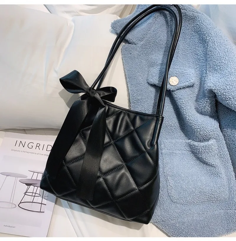 

European and American Retro Autumn and Winter Large Capacity Rhombic Shoulder Handbags 2020 New Ladies Fashion Bucket Bag