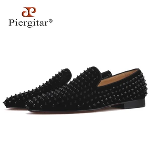 Новинка 2021, черные бархатные мужские лоферы Piergitar с черными шипами, модные мужские тапочки для вечевечерние и банкета, красные цвета, подошва