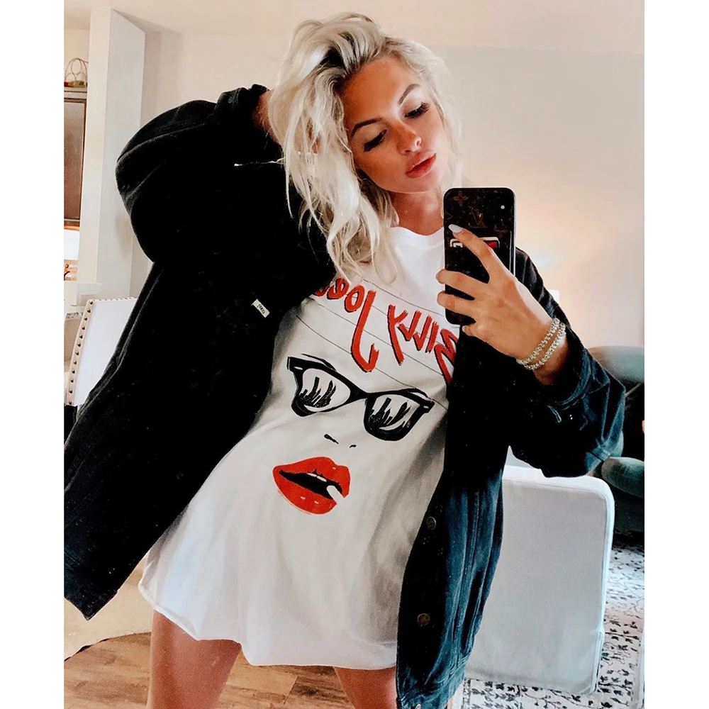 Женская хлопковая футболка с надписью облегающая короткая открытым пупком