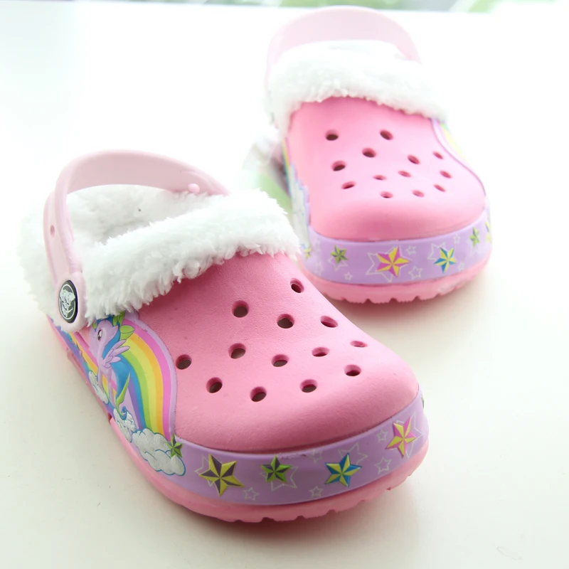 Детские сабо с мультяшным рисунком теплые меховые домашние туфли мюли дырками