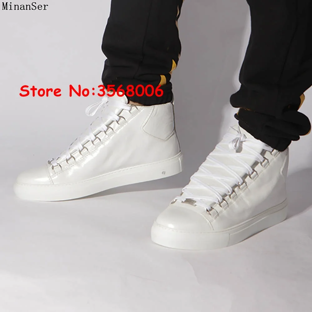 Мужские кроссовки на плоской подошве со шнуровкой синего красного или черного