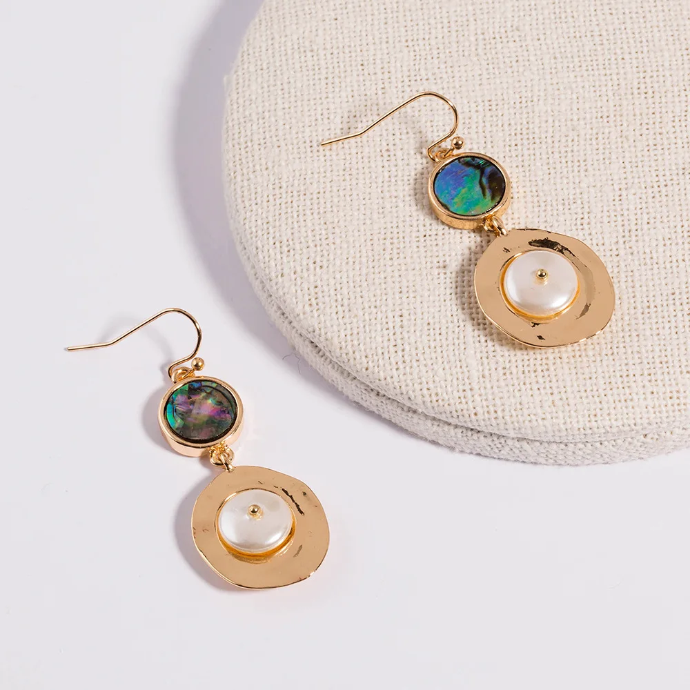 Женские серьги с плоской жемчужиной 2021 | Украшения и аксессуары