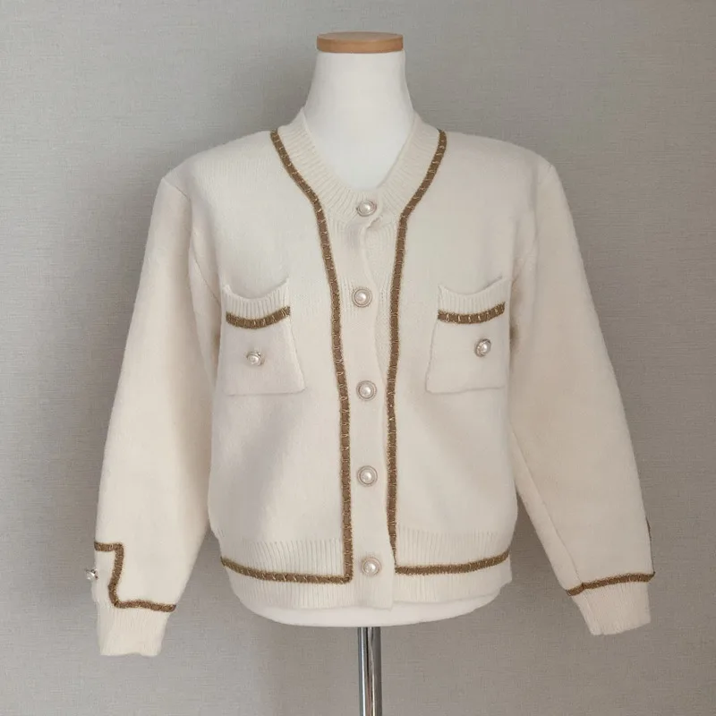 

2021 Spring Autumn Temperament V-neck Unique Pearl Button Gold Lace Stitching Cardigan Long-sleeved Thin Sweater Coat