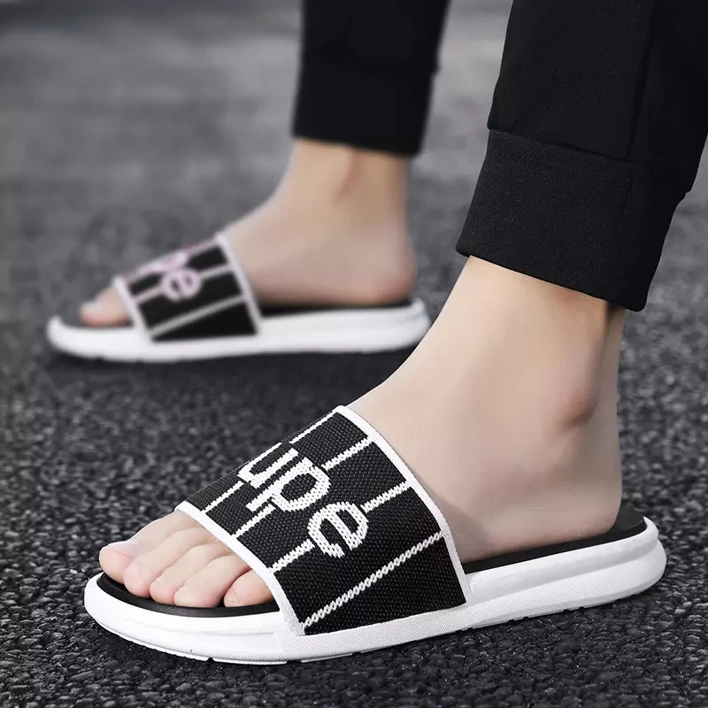 

Men's Slippers In Summer Slippers Out Trend Beach Sandals Fashion Antiskid Comfortable Casual Slippers Size 40-44