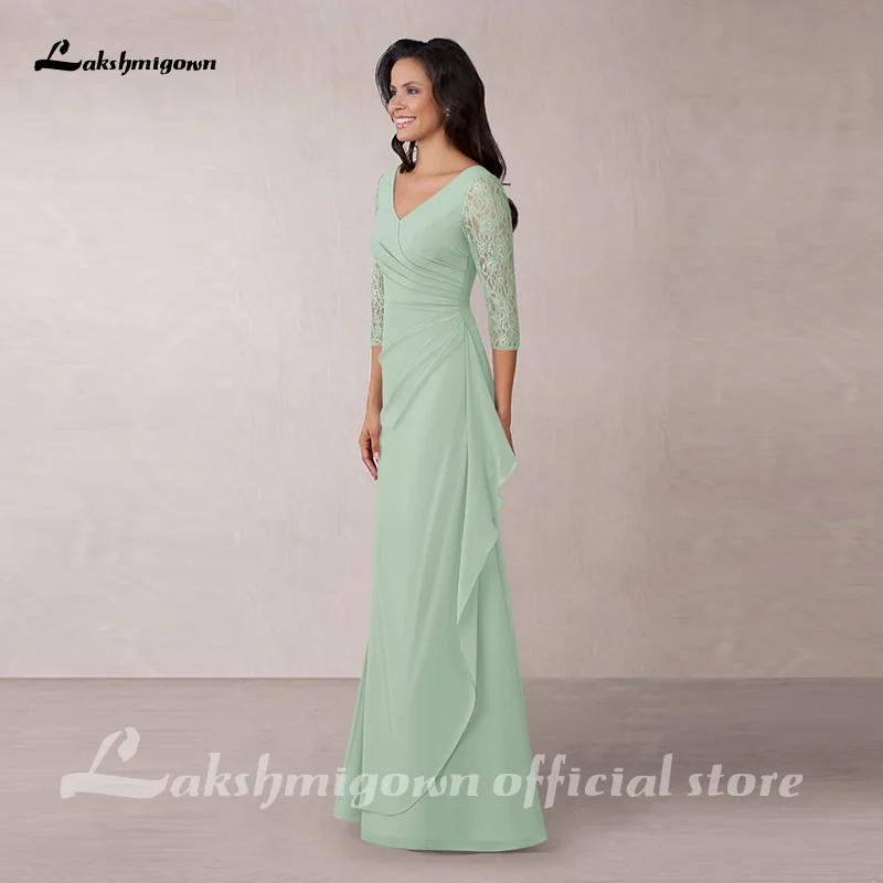 

2021 Plus Size A Line Mint Green Chiffon Lace Top Mother of the Bride Gowns 3/4 Sleeve V Neck Mother of the Groom Dress Cheap