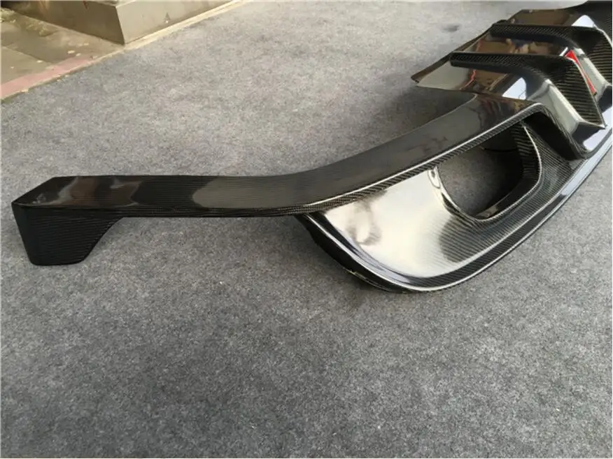 Автомобильный диффузор из углеродного волокна для губ заднего бампера с лампой