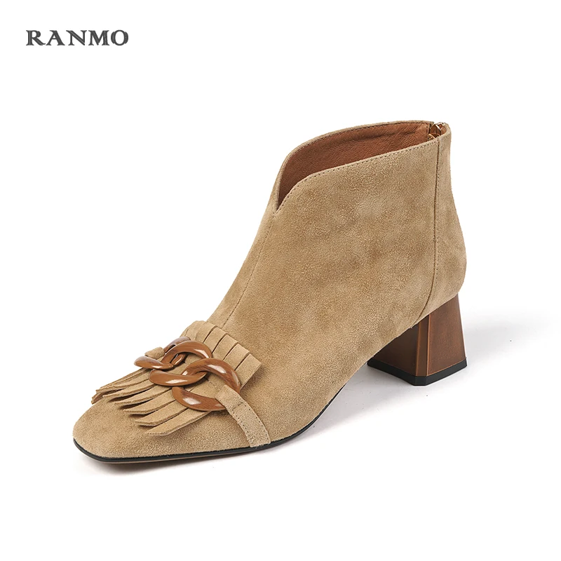 Осенняя женская обувь кашемировые полусапожки на среднем каблуке с бахромой