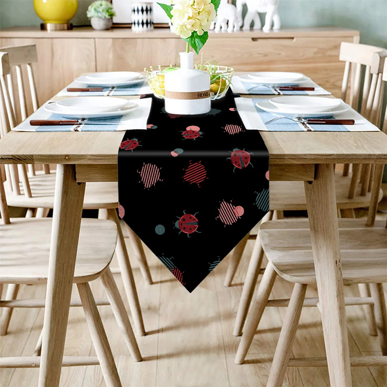 Ladybug Black Table Runner Flag Home Party Decorative Tablecloth Runners for Wedding | Дом и сад