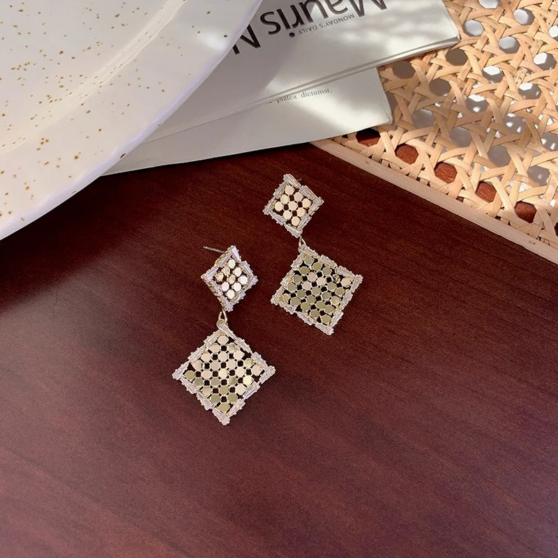 

LOVOACC Sparkly Sequins Rhombus Geometric Dangle Earring for Women Textured Gold Color Metal Long Earring Jewellery Pendientes
