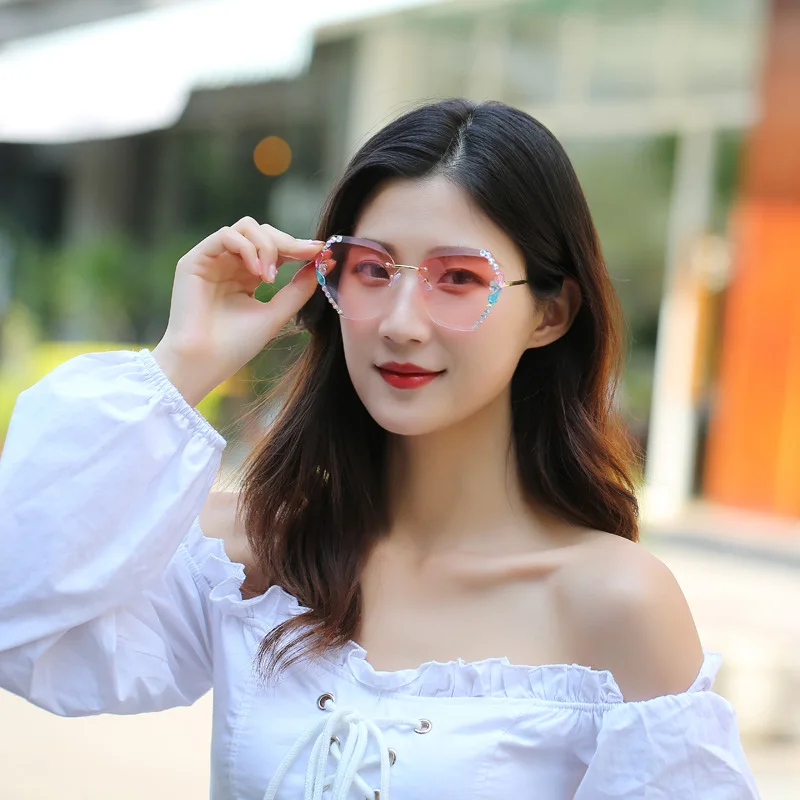

Diamond Korean Sunglasses Women's Fashion Sun Protection Women 2020 New Rimless Eyeglasses Luxury Eyewear Female