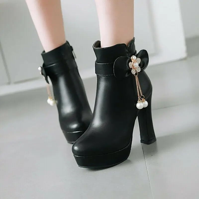 

Женские ботильоны на высоком каблуке 11 см с круглым носком и стразами