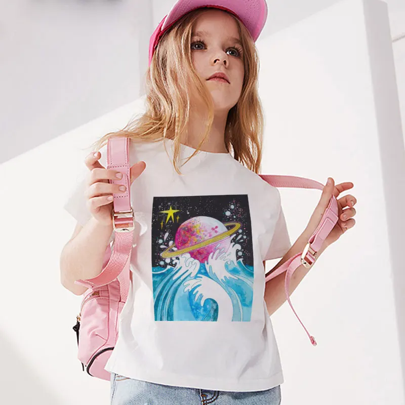 

Вселенная нового летняя Детской одежды Астронавт Spaceship Tee Shirt Fille Дизайн печатной рубашка Дети Crew Neck Мальчик в девочке футболка